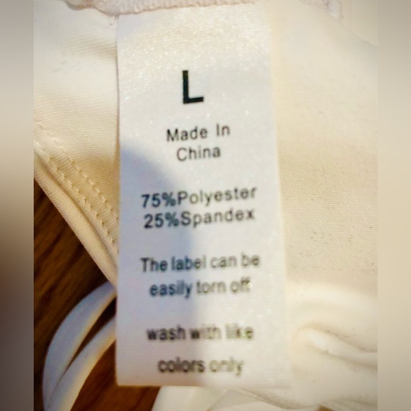 White padded exercise Bra, Excellent, NWT! - Picture 5 of 5